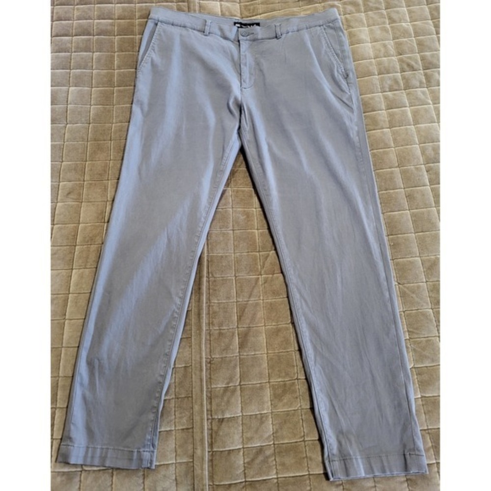 Travis Mathew Pants Mens 38 Gray Golf Chino Stretch Flat Front Casual Comfort
